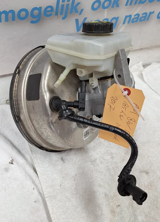 Rembekrachtiger met hoofdremcilinder Audi A4/A5 8W/5F 8W0612103B