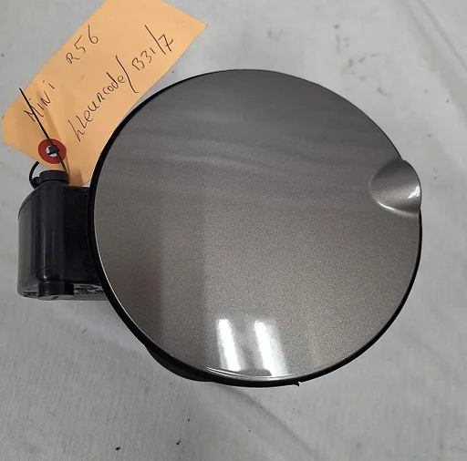 Tankklep Mini R56 7148884 kleurcode B31/7 in goede staat.