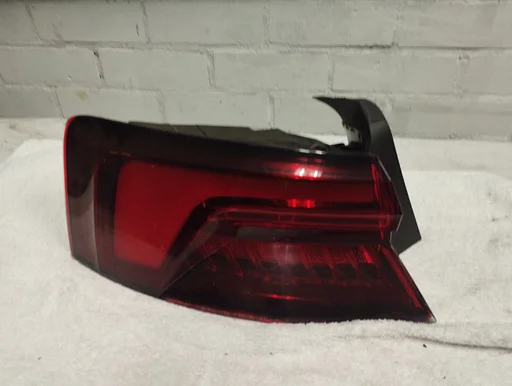 Achterlicht links buiten Audi A5 F5A 8W6945091J dynamisch knipperlicht