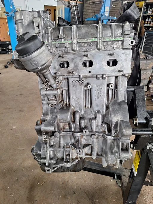 CGP Motor 1.2 60 69 pk VW Polo 6R nieuwe ketting plus kleppen