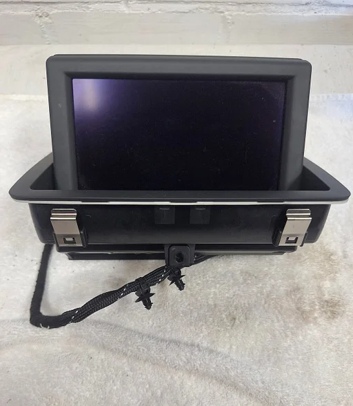 Navigatie Display Audi A1 8X0857273B in uitstekende staat.