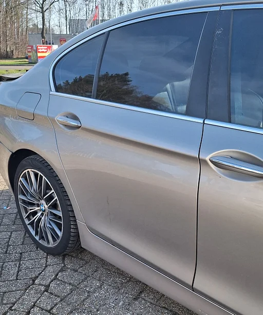 Deur Portier BMW F10 rechts achter in goede staat kleur A72