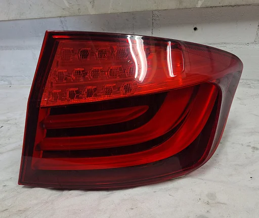 Achterlicht rechts buiten BMW F10 17346202 op werking getest