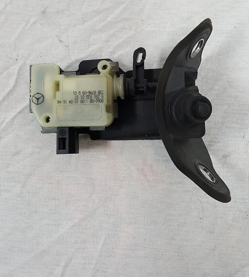 Tankklep vergrendelingsmotor Mercedes CLS C219 A2518200197