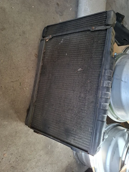 Radiateur / Radiator BEHR Mercedes SL / SLC 350 - 450 W107 - R107 - C107, 1075010901