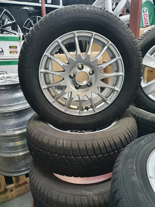Volkswagen Golf 4 winterbanden Florida velgen 195/65/15 Dunlop VW Golf IV