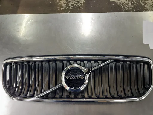 gebruikte Grille XC40 2018-2022 32365355