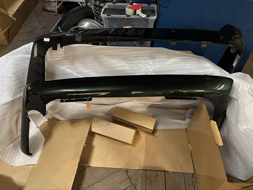 NIEUWE ACHTERBUMPER + ONDERSPOILER  39998824 , geschikt voor Volvo V70