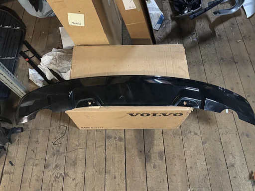 diffuser achterbumper zwart gelakt voor XC40 2018-2022