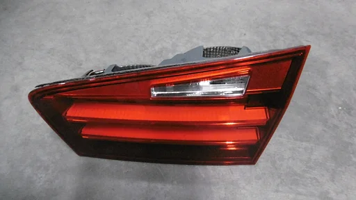 Achterlicht in klep BMW 5-serie combi F11  LCI rechts  63 21 7 370 348
