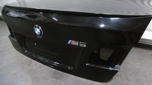 Achterklep BMW F10 M5 met originele M-spoiler saffierzwartmetallic
