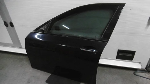 Portier linksvoor BMW 5-serie F10 en F11 carbonzwartmetallic shadowline