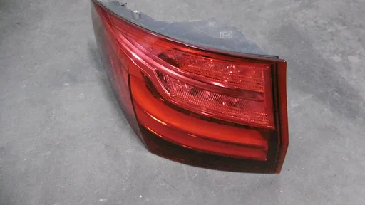 Achterlicht BMW 5-serie combi F11  LCI  links  63 21 7 370 345