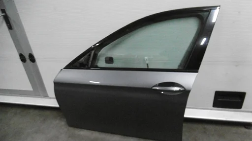 Portier linksvoor BMW 5-serie F10 en F11  Spacegrau 41 00 9 628 753