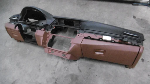 Dashboard BMW 5-serie F10-F11. zwart / bruin