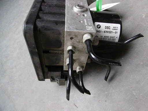 ABS-pomp BMW 320  E90   E91   facelift LCI