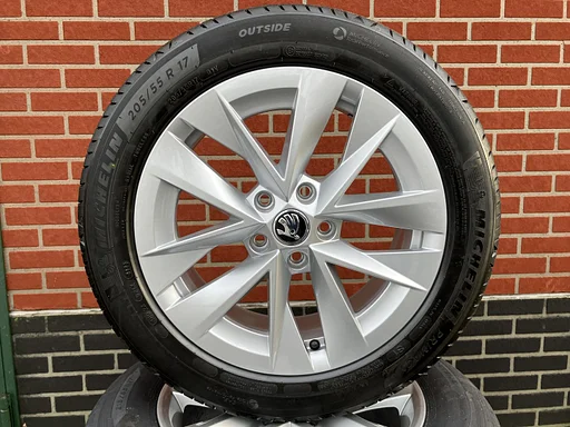 17 inch Skoda Octavia Rotare Aero Velgen NIEUW Origineel 2020>