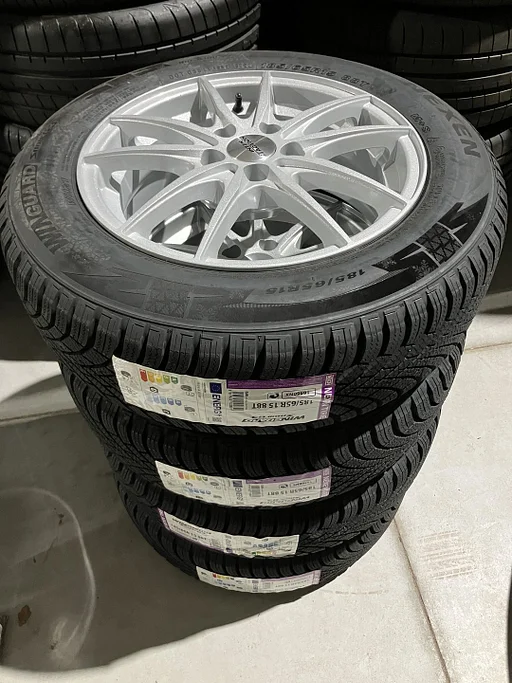 VW Polo / Seat Ibiza Velgen + Winterbanden NIEUW 5x100 Winterset