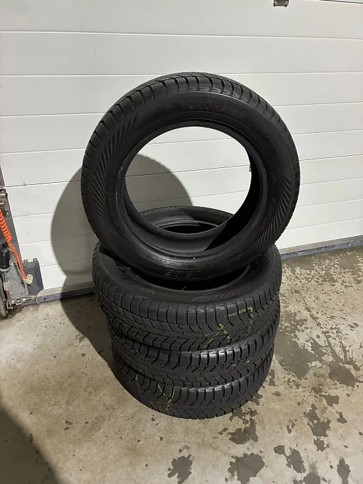 4x Yokohama 175/65 R15 Winterbanden Sneeuwvlokje 175 65 15 Yokohama V903 Toyota Yaris