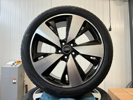 19 inch Audi A5 S5 B10 Velgen NIEUW Origineel 8B3 Zomerbanden Demoset 5x112