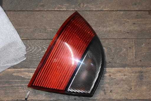 Achterlicht, OuterLH Saab 9-5 '98-'01 4D