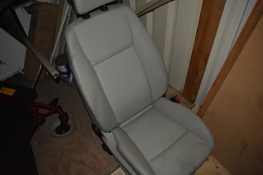 24450063 SAAB 9-3 1.9 110K RECHTER VOORSTOEL VOORPASSAGIER IN LEER EN STOF