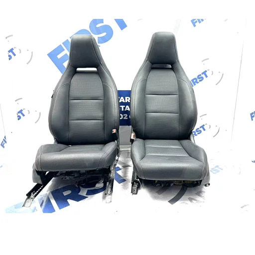 W176 AMG Interieur rode stik Mercedes A Klasse 2012-2018 leer origineel Voorstoelen + achterbank 45 AMG