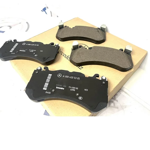 A0004202804 Mercedes REMBLOK SET W176 W177 W117 W118 W156 H247 X247 W205 W206 W253 W254 W212 W213 W214 W166 C292 W167 W222 W223 W461 W463 A45 CLA45 GLA45 GLB35 C63 E63 GLC63 GLE63 G63 AMG REM BLOK A 000 420 28 04 SCHIJFREMVOERING 2015-2021 REMBLOKKEN