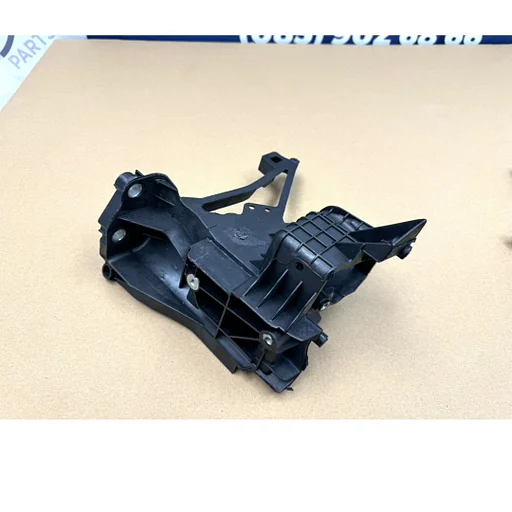A2136206500 A2136206400 FRONT STEUNBALK W213 S213 C238 A238 W253 C253 X253 DRAGER LINKS of RECHTS Mercedes E GLC Klasse 2016-2023 FRONT CHASSIS DRAGER voorzijde ORIGINEEL A 213 620 65 00 A 213 620 64 00