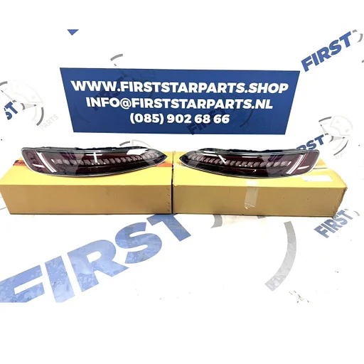 W190 GT GTR LED ACHTERLICHT LINKS of RECHTS A1909061501 A1909061601 Mercedes ORIGINEEL A 190 906 15 01 / A 190 906 16 01