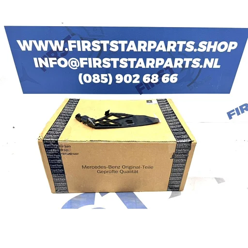 W177 A KLASSE AMG BUMPER GELEIDER LINKS OF RECHTS A1778851800 VOOR BUMPER DRAGER LINKS / RECHTS PLASTIC origineel Mercedes 2018-2025 AKLASSE AMG LINE / A35 / A45 / A45s AMG