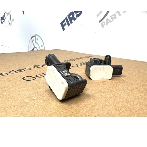 A1668210151 AIRBAG CRASH SENSOREN SET Mercedes W176 A W246 B W117 CLA W156 GLA Klasse BUMPERBALK SENSOR L/R 2012-2019 ACCELERATIESENSOR AIRBAG