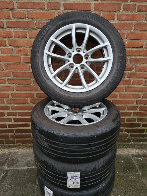 BMW F20, F21, F22, F23 Michelin 205/55/16 5x120 72.5 40 7J Zomer