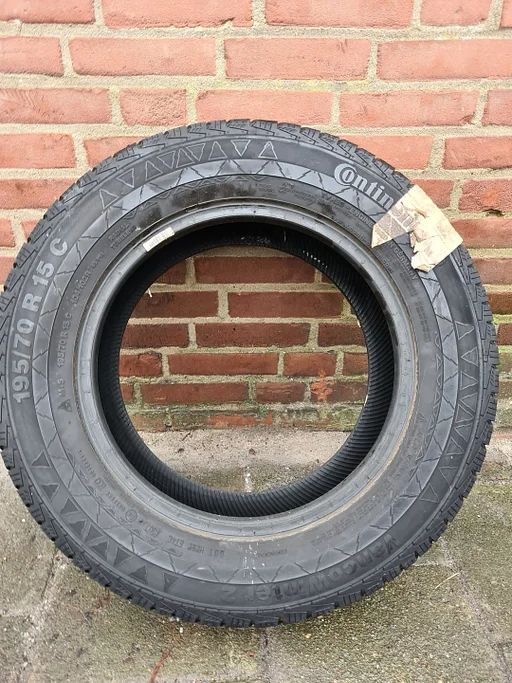 Continental VancoWinter 2 195/70/15 Winter