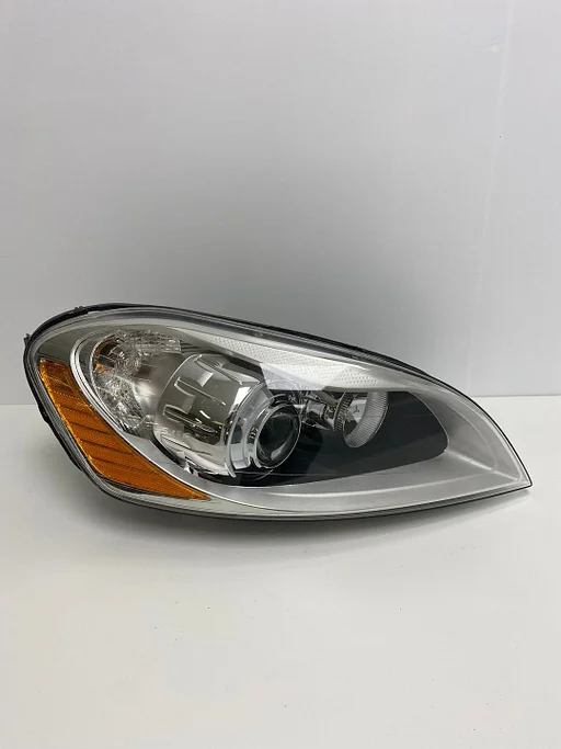 (VR) Volvo XC60 I Xenon koplamp rechts