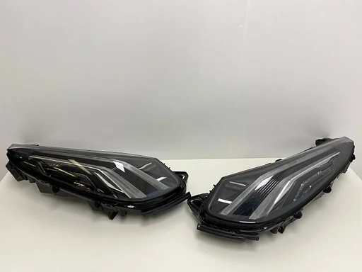 Lynk & Co Full Led koplamp links rechts boven