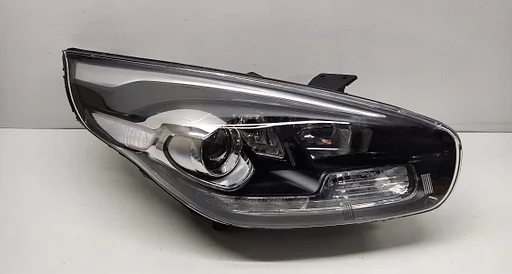 Kia Carens 4 Bi Xenon koplamp rechts