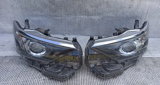 Toyota Auris 2 E18 Facelift koplamp links rechts
