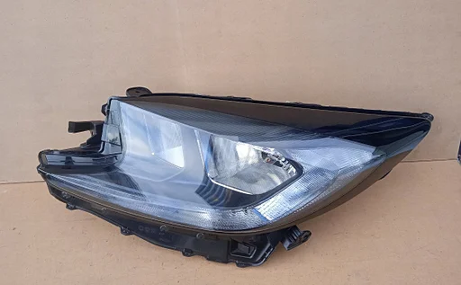 Toyota Aygo X koplamp links