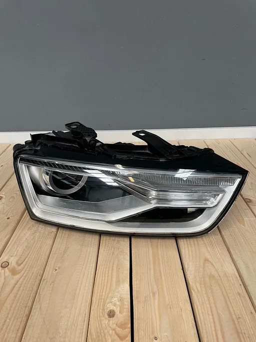 Audi Q3 8U facelift Bi Xenon koplamp rechts