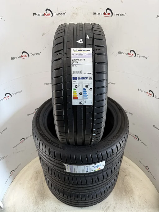 new 225/45ZR18 225/45R18 225/45 ZR18 R18 225/45/18 2254518
