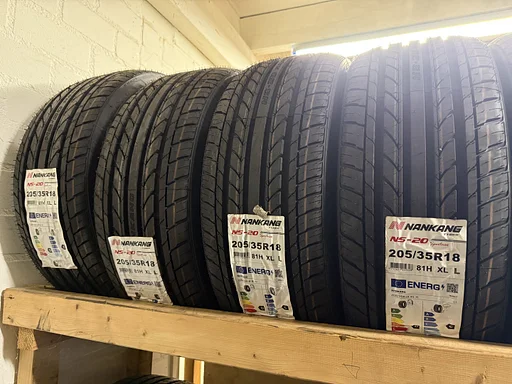 NIEUW 205/35ZR18 205/35R18 205/35/18 2053518 205/35 ZR18 R18