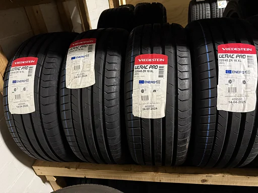 NIEUW 225/45R18 95Y Vredestein 225/45 R18 225/45/18 2254518