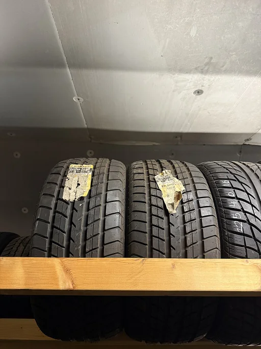 225/40ZR16 Dunlop 225/40R16 225/40 ZR16 R16 225/40/16 2254016