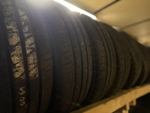 nieuw 195/70R15c Michelin 195/70 R15c R15 195/70/15 1957015