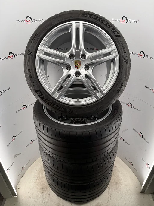 20'' origineel Porsche Panamera breedset 275/40 315/35 R20