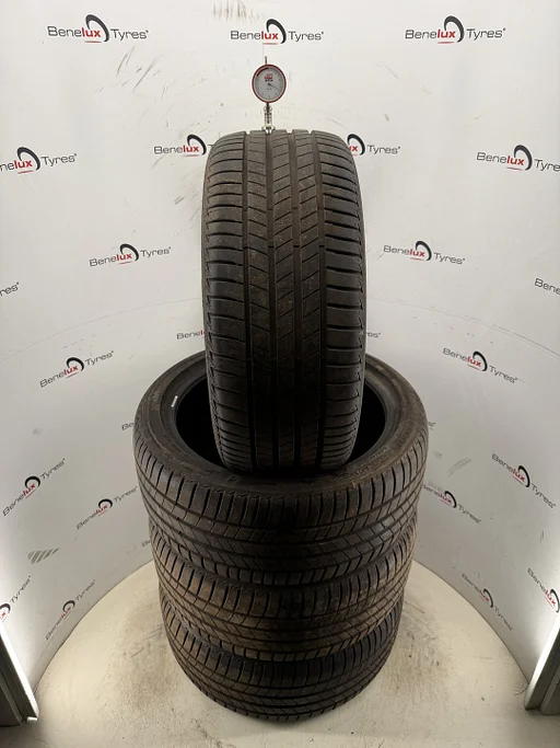 demo 245/40R19 94W Bridgestone 245/40 R19 245/40/19 2454019