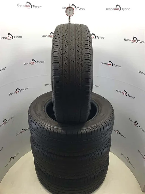 235/65R17 104V Michelin Latitude Tour 235/65 R17 235/65/17
