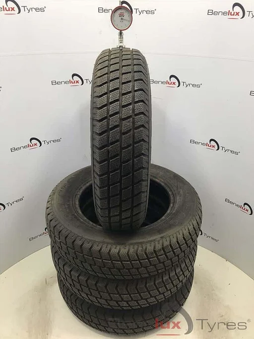 winter 145/80R13 75T Roadstone Euro Win 145/80 R13 145/80/13