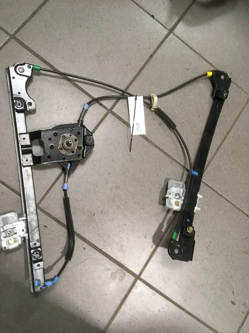 Vw golf 3 1995 raammech. rechts en linksvoor handbed.